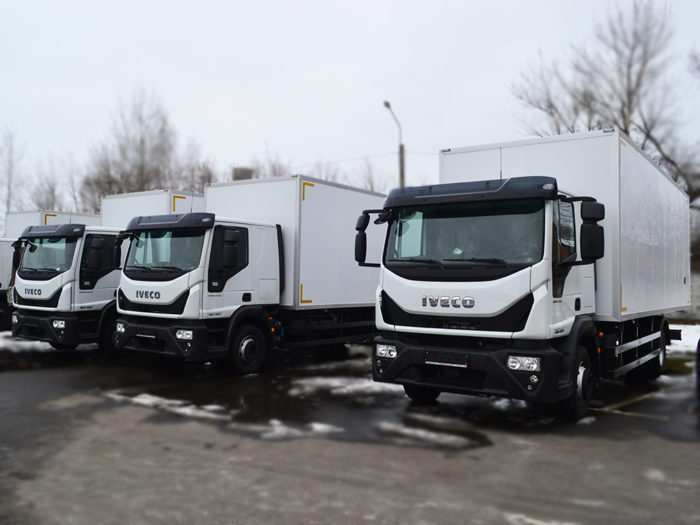 Промтоварные фургоны на автомобилях Iveco.